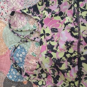 EUC LULULEMON ATHLETICA ENERGY Bra- Multicolor Floral, Like New!